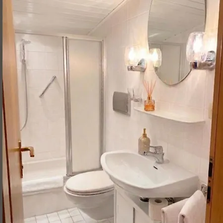 Gæstehus Rose-monteurzimmer & Ferienzimmer - Bodensee-selbstversorger Mit Kuechen, Parken & Kaffee & Wlan Frei Ravensburg