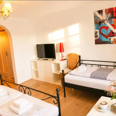 Casa de hóspedes Rose-monteurzimmer & Ferienzimmer - Bodensee-selbstversorger Mit Kuechen, Parken & Kaffee & Wlan Frei 3*