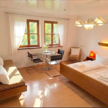 Casa de hóspedes Rose-monteurzimmer & Ferienzimmer - Bodensee-selbstversorger Mit Kuechen, Parken & Kaffee & Wlan Frei 3*