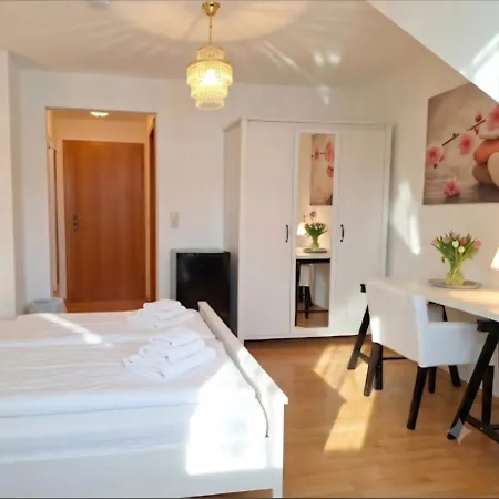 Gæstehus Rose-monteurzimmer & Ferienzimmer - Bodensee-selbstversorger Mit Kuechen, Parken & Kaffee & Wlan Frei 3*