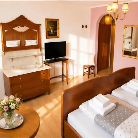 Rose-monteurzimmer & Ferienzimmer - Bodensee-selbstversorger Mit Kuechen, Parken & Kaffee & Wlan Frei Gæstehus Ravensburg